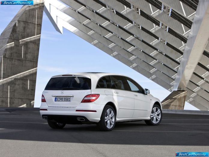 2011 Mercedes-Benz R-class - фотография 61 из 144 2011 Mercedes-Benz R-class - фотография 61 из 144