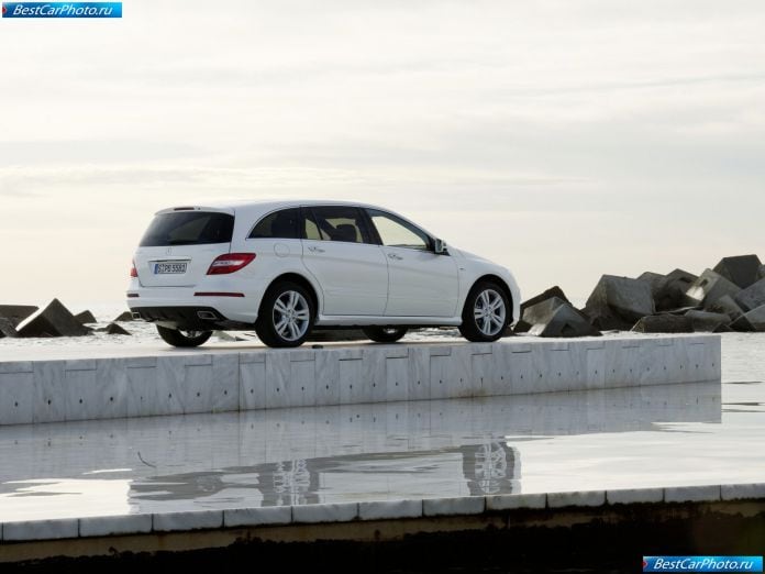 2011 Mercedes-Benz R-class - фотография 67 из 144