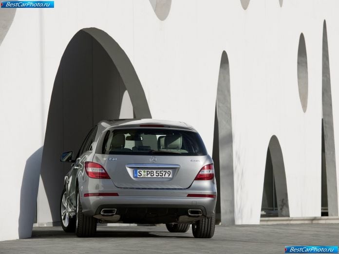 2011 Mercedes-Benz R-class - фотография 75 из 144