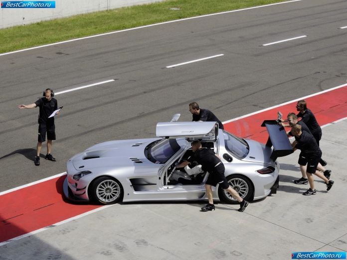 2011 Mercedes-Benz Sls Amg Gt3 - фотография 10 из 33