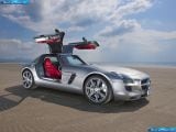mercedes-benz_2011-sls_amg_uk_version_1600x1200_008.jpg