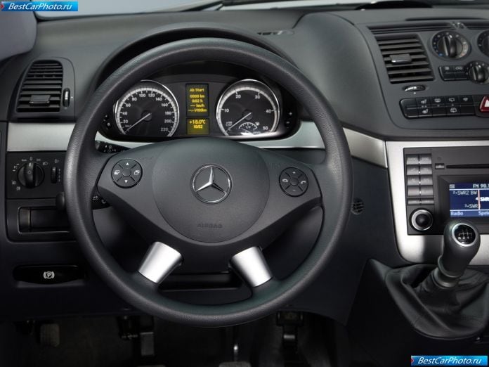 2011 Mercedes-Benz Viano - фотография 112 из 161