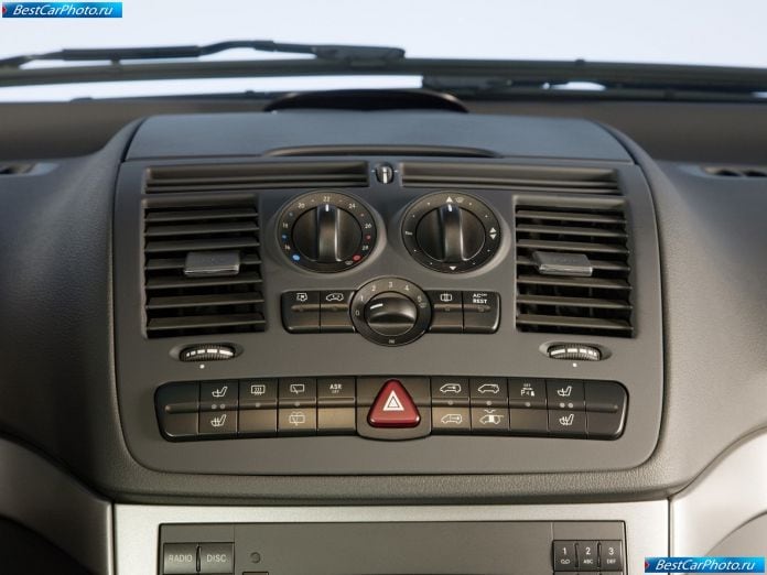 2011 Mercedes-Benz Viano - фотография 120 из 161 2011 Mercedes-Benz Viano - фотография 120 из 161