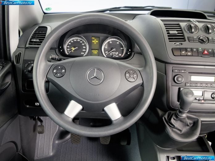 2011 Mercedes-Benz Vito - фотография 44 из 76