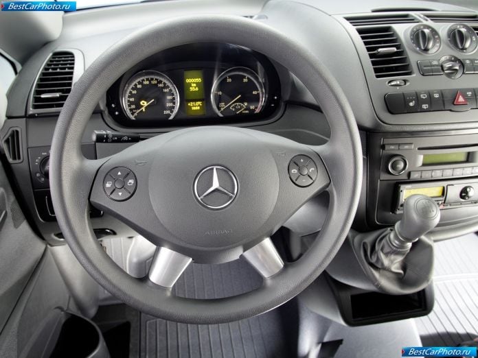 2011 Mercedes-Benz Vito - фотография 46 из 76