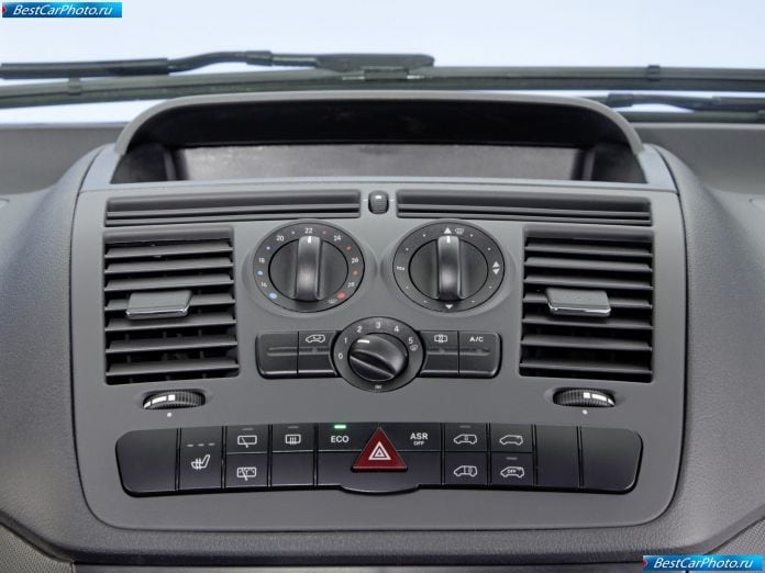 2011 Mercedes-Benz Vito - фотография 48 из 76