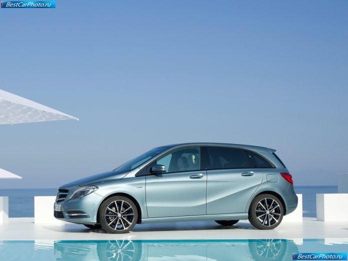 2012 Mercedes-Benz B-class - фотография 33 из 178 2012 Mercedes-Benz B-class - фотография 33 из 178