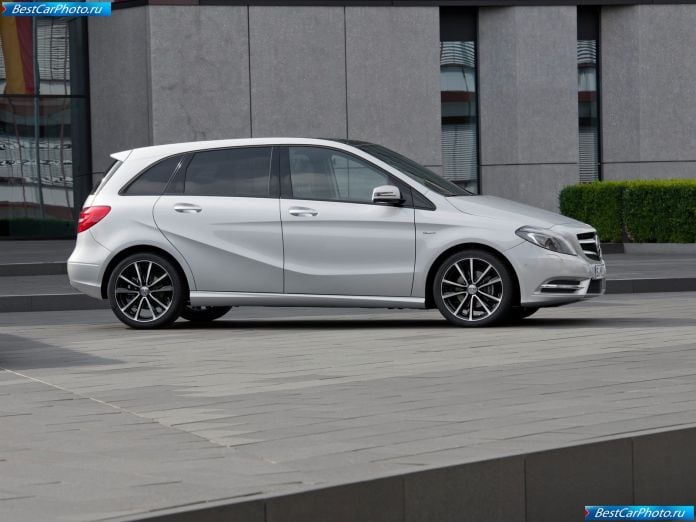 2012 Mercedes-Benz B-class - фотография 35 из 178 2012 Mercedes-Benz B-class - фотография 35 из 178