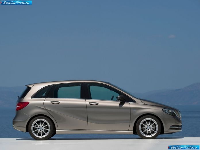 2012 Mercedes-Benz B-class - фотография 38 из 178