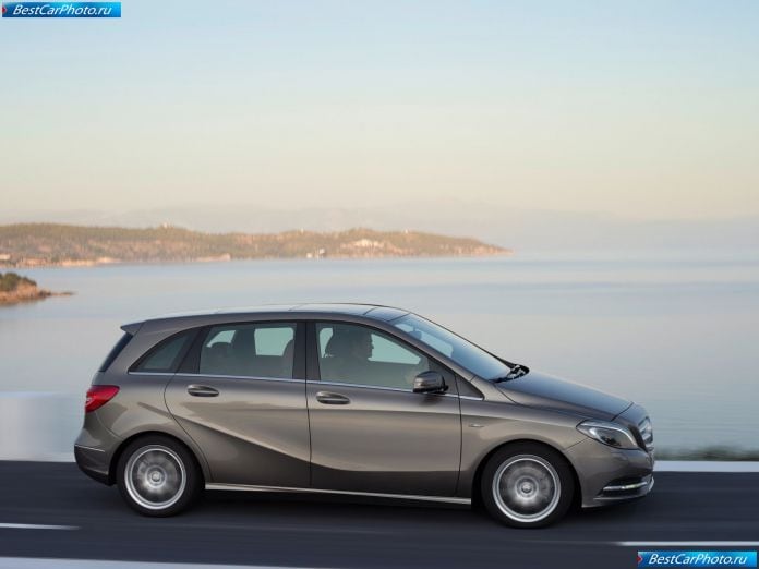 2012 Mercedes-Benz B-class - фотография 41 из 178