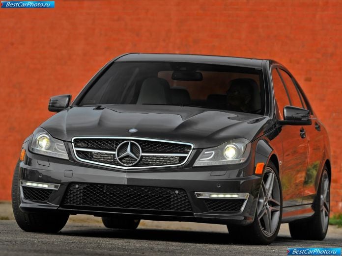 2012 Mercedes-Benz C63 Amg - фотография 4 из 51 2012 Mercedes-Benz C63 Amg - фотография 4 из 51