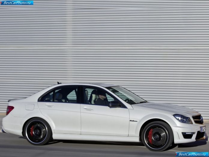 2012 Mercedes-Benz C63 Amg - фотография 26 из 51