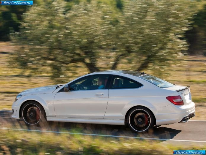 2012 Mercedes-Benz C63 Amg Coupe - фотография 26 из 58 2012 Mercedes-Benz C63 Amg Coupe - фотография 26 из 58