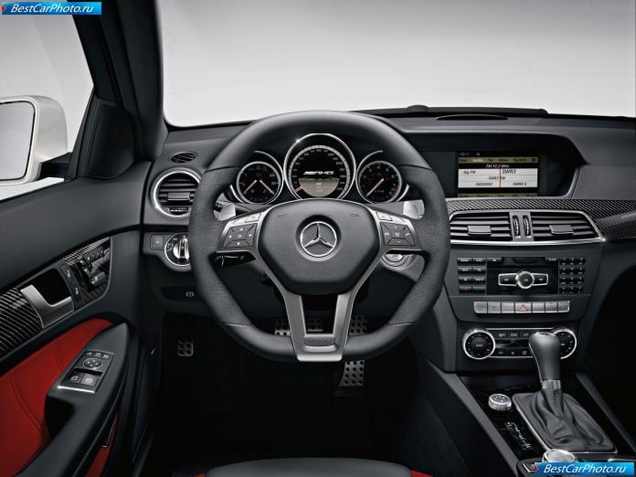 2012 Mercedes-Benz C63 Amg Coupe - фотография 44 из 58 2012 Mercedes-Benz C63 Amg Coupe - фотография 44 из 58