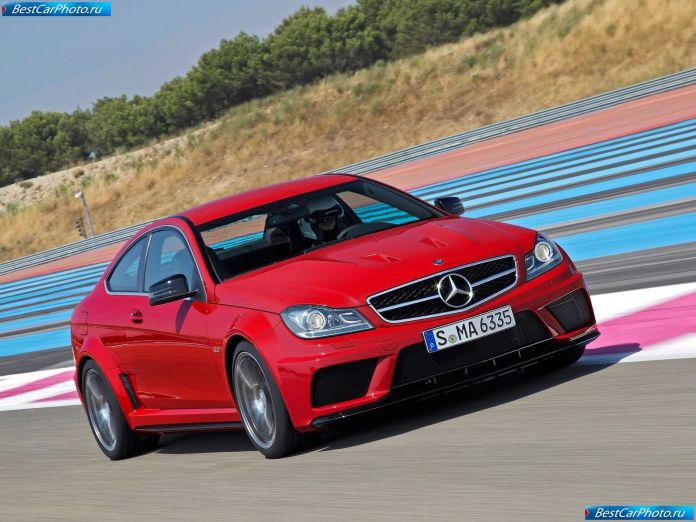 2012 Mercedes-Benz C63 Amg Coupe Black Series - фотография 4 из 23