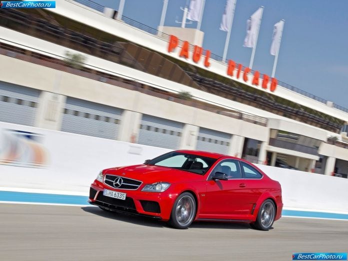 2012 Mercedes-Benz C63 Amg Coupe Black Series - фотография 10 из 23 2012 Mercedes-Benz C63 Amg Coupe Black Series - фотография 10 из 23