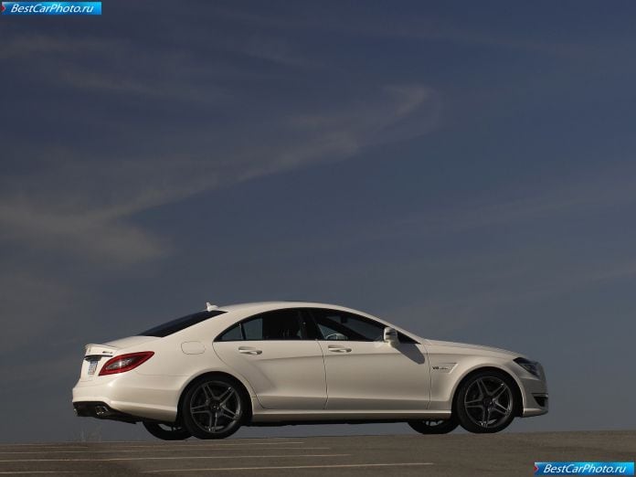 2012 Mercedes-Benz CLS63 AMG US version - фотография 70 из 157