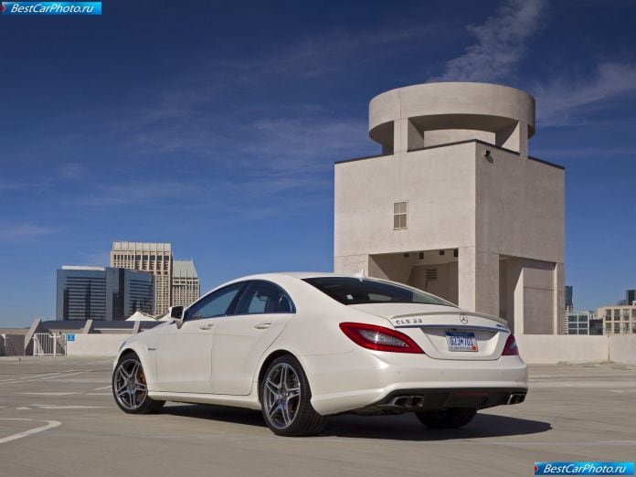 2012 Mercedes-Benz CLS63 AMG US version - фотография 78 из 157
