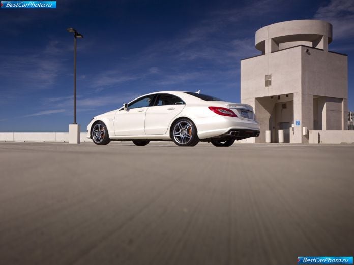 2012 Mercedes-Benz CLS63 AMG US version - фотография 88 из 157