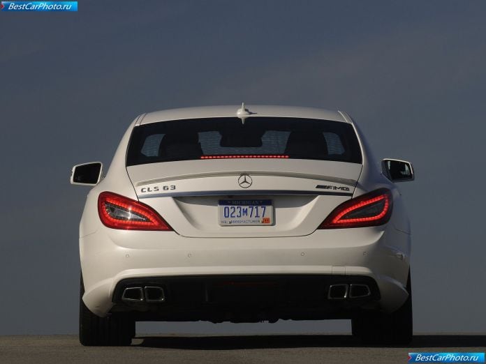 2012 Mercedes-Benz CLS63 AMG US version - фотография 96 из 157