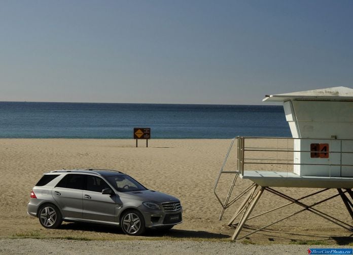 2012 Mercedes-Benz ML63 AMG - фотография 11 из 83