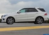 mercedes-benz_2012-ml63_amg_1600x1200_020.jpg