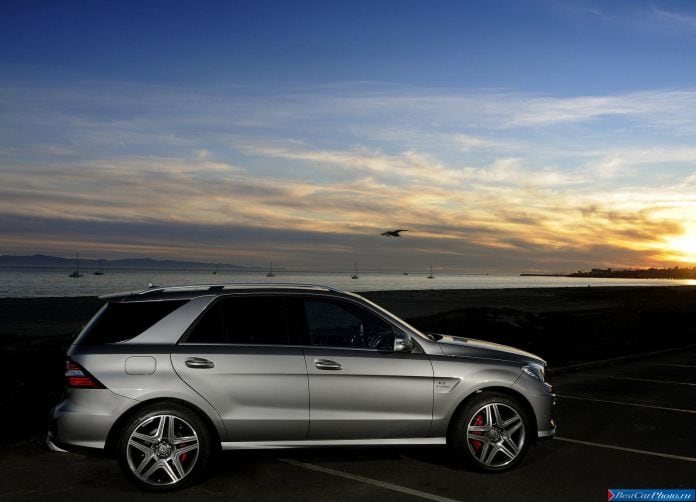 2012 Mercedes-Benz ML63 AMG - фотография 23 из 83