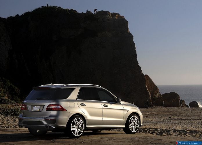 2012 Mercedes-Benz ML63 AMG - фотография 34 из 83