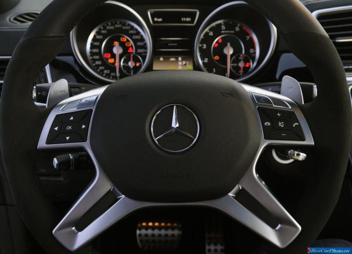 2012 Mercedes-Benz ML63 AMG - фотография 64 из 83 2012 Mercedes-Benz ML63 AMG - фотография 64 из 83