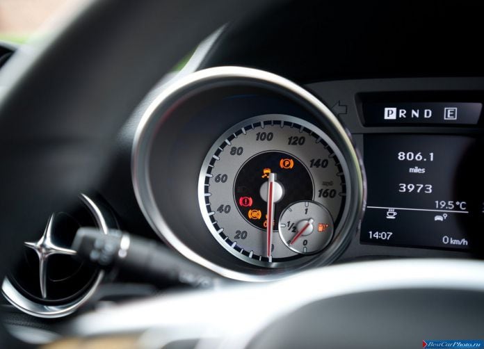 2012 Mercedes-Benz SLK 250 UK-version - фотография 73 из 99