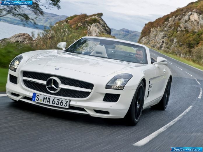2012 Mercedes-Benz Sls Amg Roadster - фотография 1 из 229