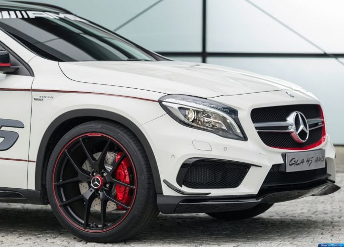 2013 Mercedes-Benz GLA 45 AMG Concept - фотография 13 из 16 2013 Mercedes-Benz GLA 45 AMG Concept - фотография 13 из 16