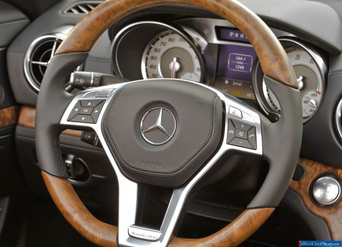 2013 Mercedes-Benz SL550 - фотография 72 из 86