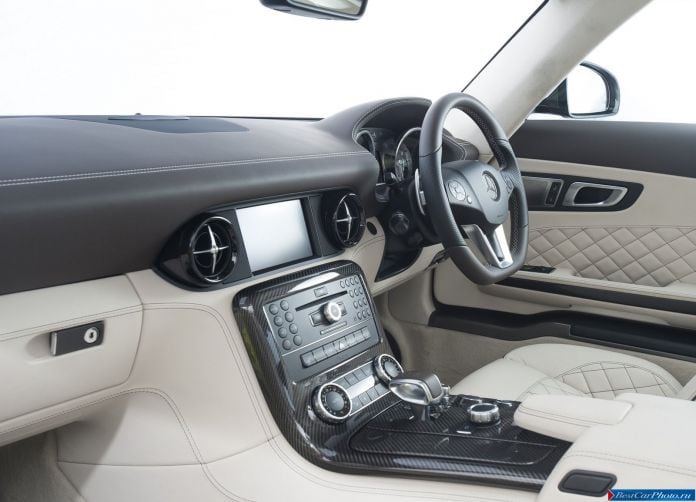 2013 Mercedes-Benz SLS AMG GT - фотография 104 из 163