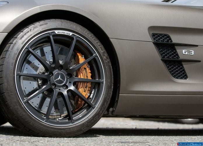 2013 Mercedes-Benz SLS AMG GT - фотография 150 из 163