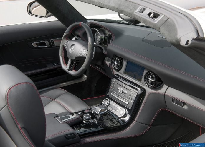 2013 Mercedes-Benz SLS AMG GT Roadster - фотография 124 из 156