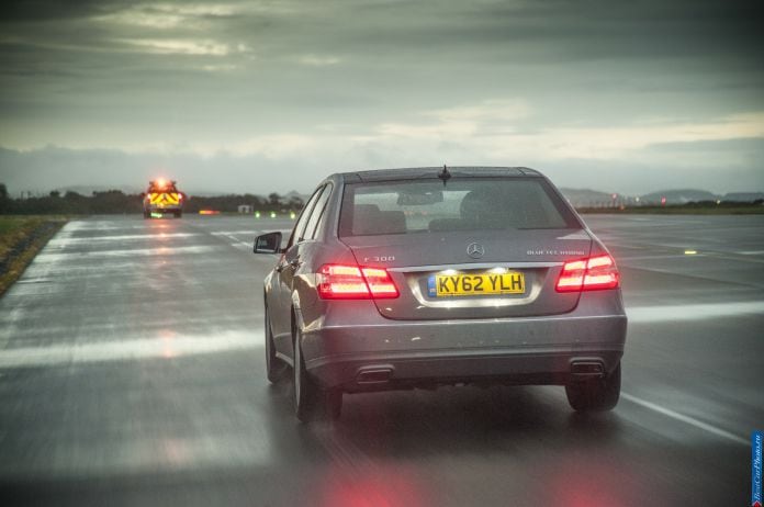 2013 Mercedes-Benz E300 Bluetec Hybrid - фотография 13 из 68 2013 Mercedes-Benz E300 Bluetec Hybrid - фотография 13 из 68