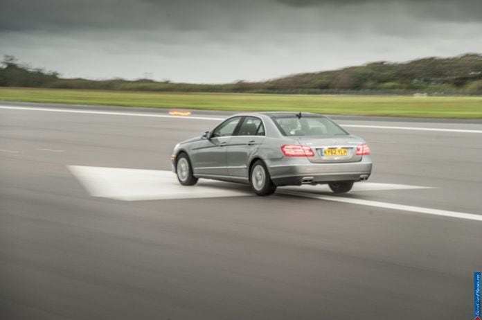 2013 Mercedes-Benz E300 Bluetec Hybrid - фотография 26 из 68