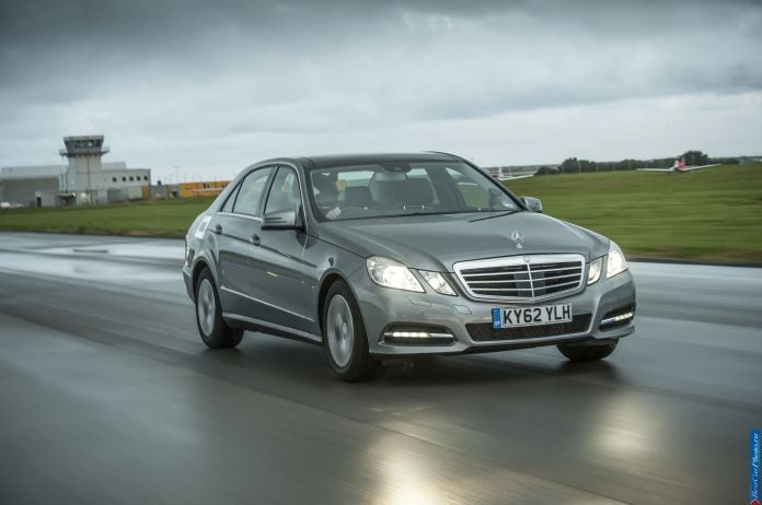 2013 Mercedes-Benz E300 Bluetec Hybrid - фотография 32 из 68 2013 Mercedes-Benz E300 Bluetec Hybrid - фотография 32 из 68
