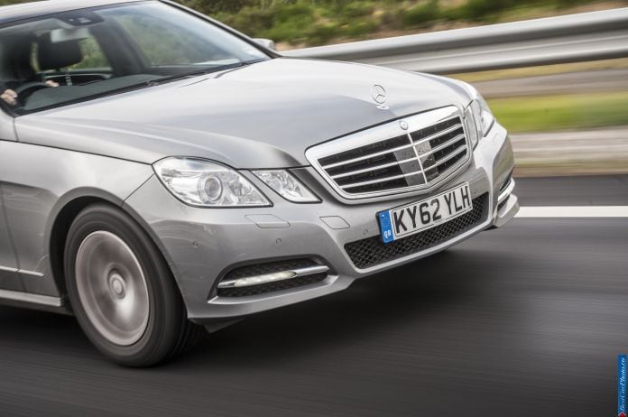 2013 Mercedes-Benz E300 Bluetec Hybrid - фотография 43 из 68