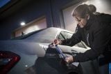 mercedes_benz_2013_e300_bluetec_hybrid_070.jpg
