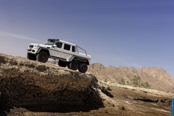 2013 Mercedes-Benz G63 AMG 6x6 - фотография 28 из 56 2013 Mercedes-Benz G63 AMG 6x6 - фотография 28 из 56