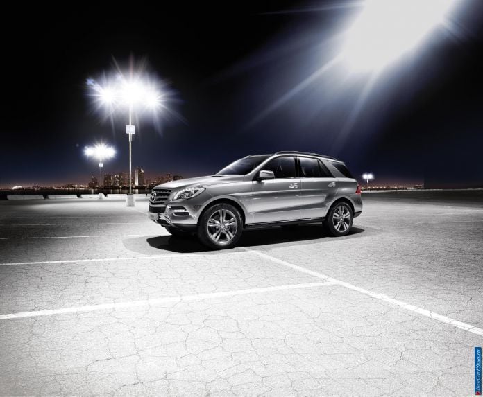 2013 Mercedes-Benz ML 500 4matic Blueefficiency - фотография 3 из 4 2013 Mercedes-Benz ML 500 4matic Blueefficiency - фотография 3 из 4