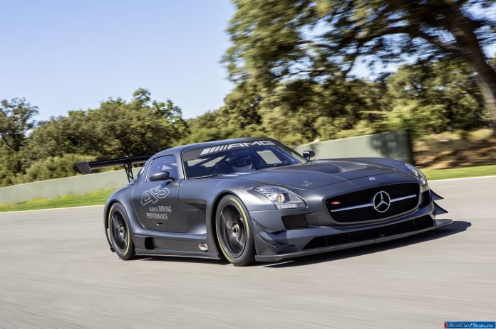 2013 Mercedes-Benz SLS AMG GT3 45th Anniversary - фотография 2 из 10