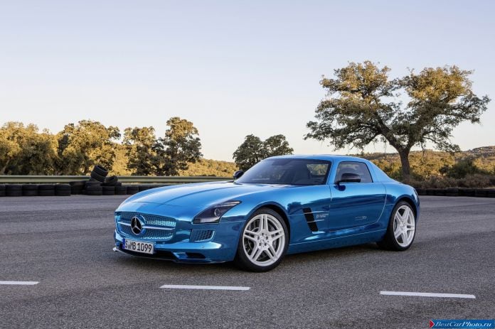 2013 Mercedes-Benz SLS Electric Drive - фотография 1 из 30