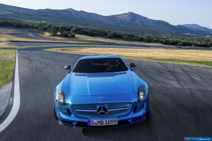 2013 Mercedes-Benz SLS Electric Drive - фотография 8 из 30