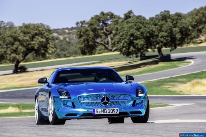 2013 Mercedes-Benz SLS Electric Drive - фотография 10 из 30