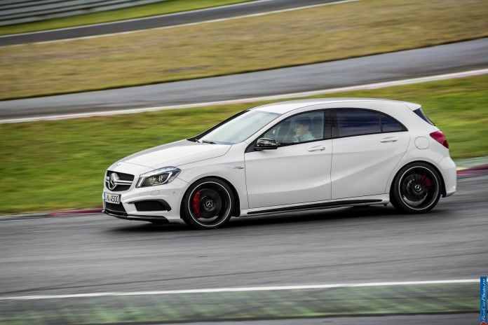 2014 Mercedes-Benz A45 AMG - фотография 5 из 15