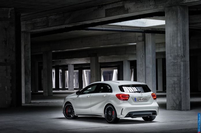 2014 Mercedes-Benz A45 AMG - фотография 10 из 15 2014 Mercedes-Benz A45 AMG - фотография 10 из 15