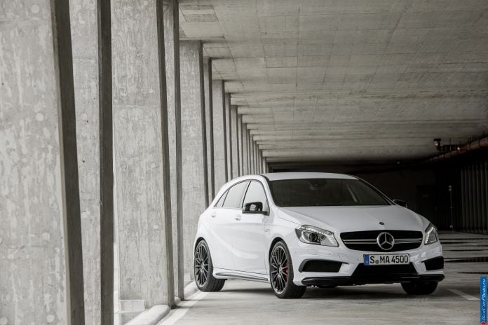 2014 Mercedes-Benz A45 AMG - фотография 11 из 15 2014 Mercedes-Benz A45 AMG - фотография 11 из 15